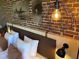 Skyline Airport Hotel