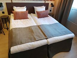 Skyline Airport Hotel