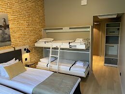 Skyline Airport Hotel