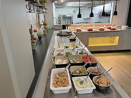 Skyline Airport Hotel