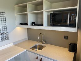 Skyline Airport Hotel