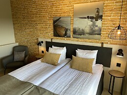 Skyline Airport Hotel