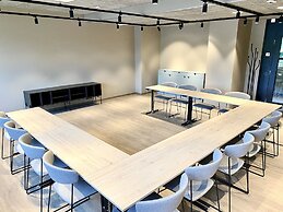 Skyline Airport Hotel