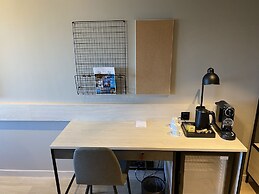 Skyline Airport Hotel