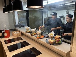 Skyline Airport Hotel