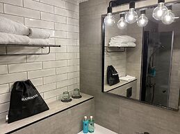 Skyline Airport Hotel