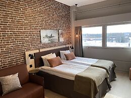 Skyline Airport Hotel