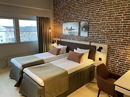 Skyline Airport Hotel