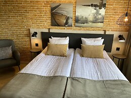 Skyline Airport Hotel