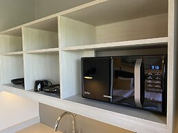 Skyline Airport Hotel