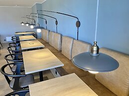 Skyline Airport Hotel