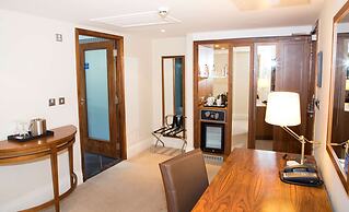 Best Western Plus Moat House Reading