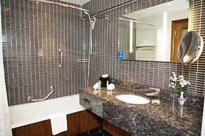 Best Western Plus Moat House Reading