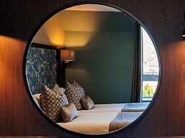 Nevis Bank Inn