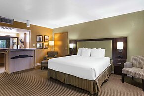 Best Western Royal Sun Inn & Suites