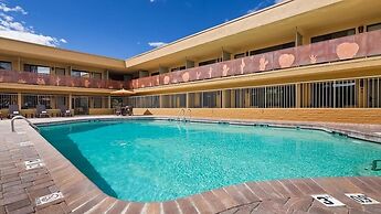 Best Western Royal Sun Inn & Suites