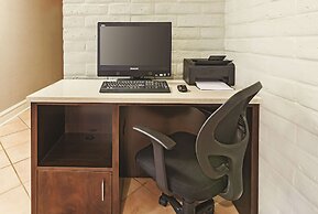 Travelodge by Wyndham Houston Cy-Fair