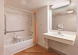 Travelodge by Wyndham Houston Cy-Fair