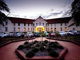 Mercure Canberra