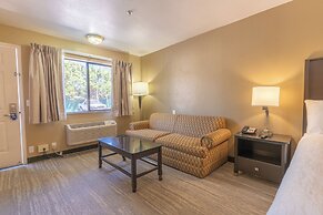 The Oakhurst Inn at Yosemite