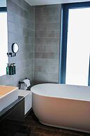 Clarion Hotel The Hub