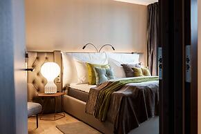 Clarion Hotel The Hub