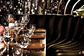 Clarion Hotel The Hub