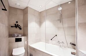 Clarion Hotel The Hub