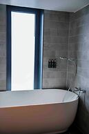 Clarion Hotel The Hub