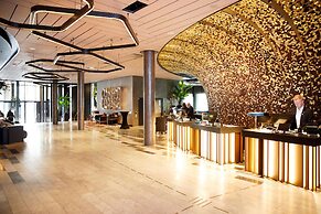 Clarion Hotel The Hub