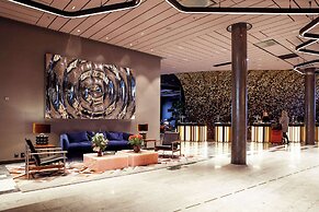 Clarion Hotel The Hub