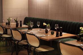 Clarion Hotel The Hub