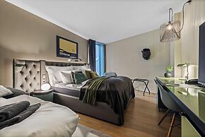 Clarion Hotel The Hub