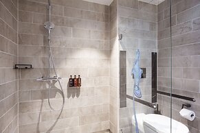 Clarion Hotel The Hub