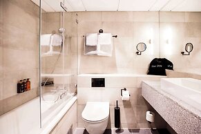 Clarion Hotel The Hub