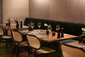 Clarion Hotel The Hub