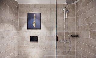 Clarion Hotel The Hub