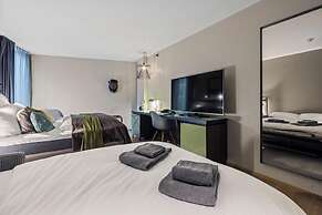 Clarion Hotel The Hub