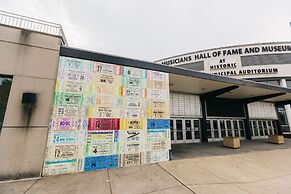 DoubleTree by Hilton Hotel Nashville Downtown
