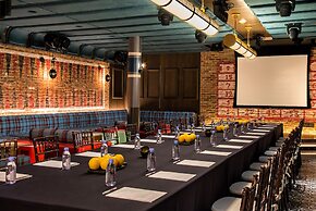 Dream Midtown, by Hyatt