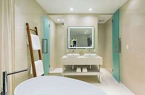 Dream Midtown, by Hyatt