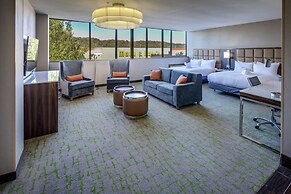 DoubleTree by Hilton Huntington