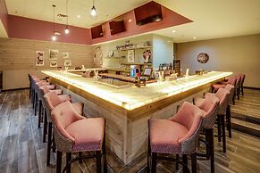 DoubleTree by Hilton Huntington