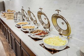 DoubleTree by Hilton Huntington