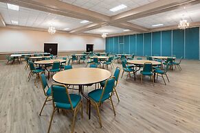 Ramada Hotel & Conference Center by Wyndham Grayling