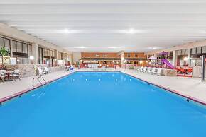 Ramada Hotel & Conference Center by Wyndham Grayling