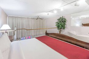 Ramada Hotel & Conference Center by Wyndham Grayling