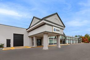 Ramada Hotel & Conference Center by Wyndham Grayling