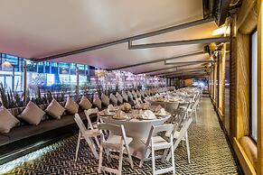 Cosmos 100 Hotel & Centro de Convenciones