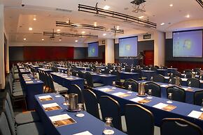 Cosmos 100 Hotel & Centro de Convenciones